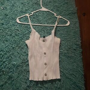 I’m selling a white to it’s from the brand Derek Heart and it’s a size large.